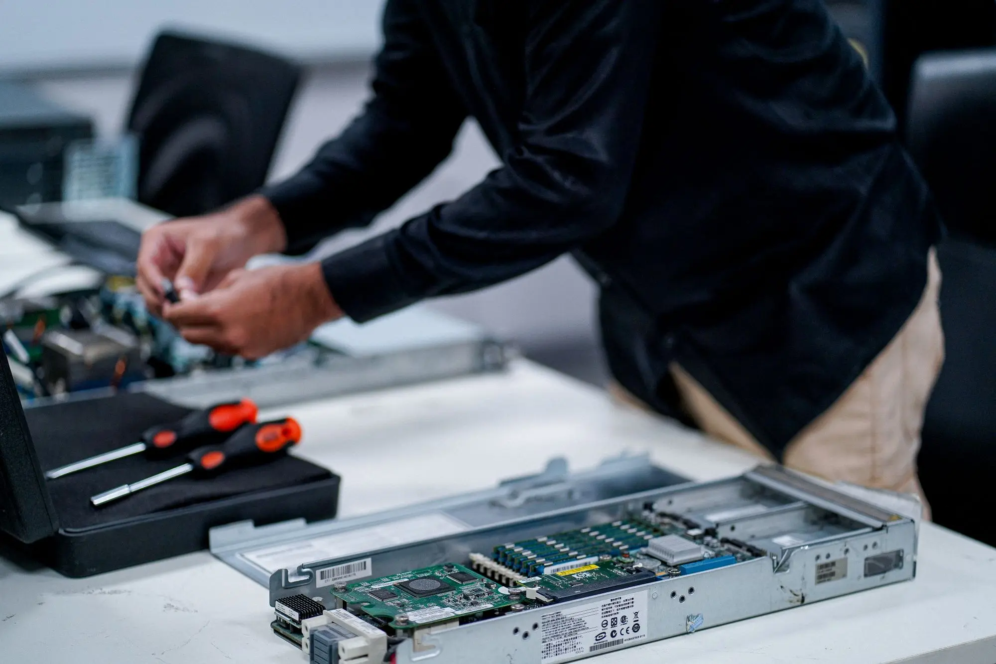 EOSL Hardware I Evernex