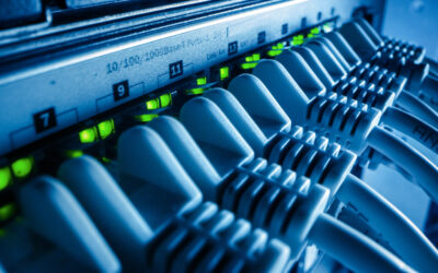 Serveur Supermicro : des serveurs se trouvent dans un data center